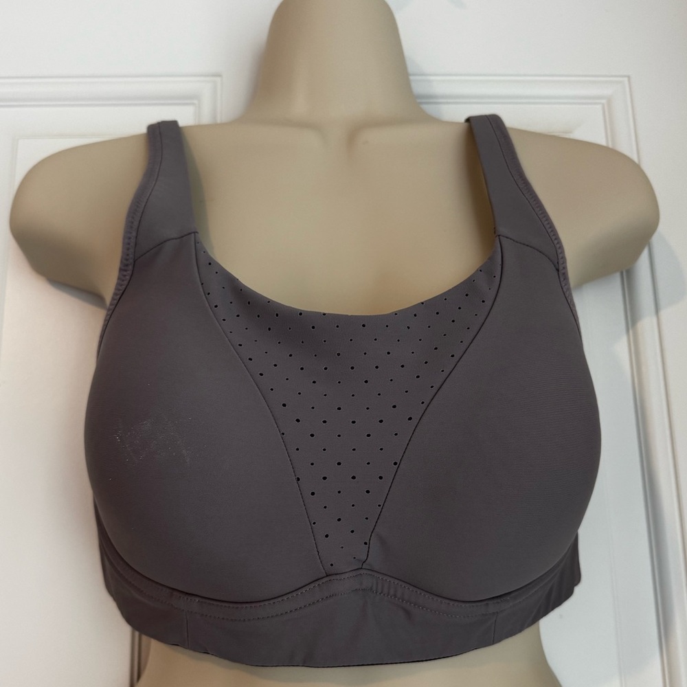 Lululemon Run Time High Support Sports Bra with Clasp in back
